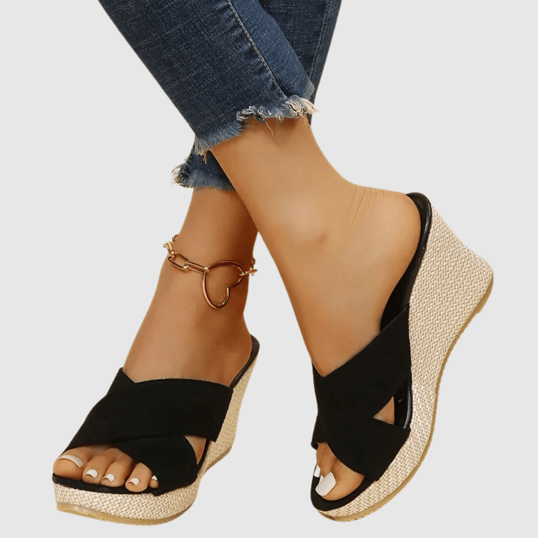 Nives - Elegáns magassarkú szandál