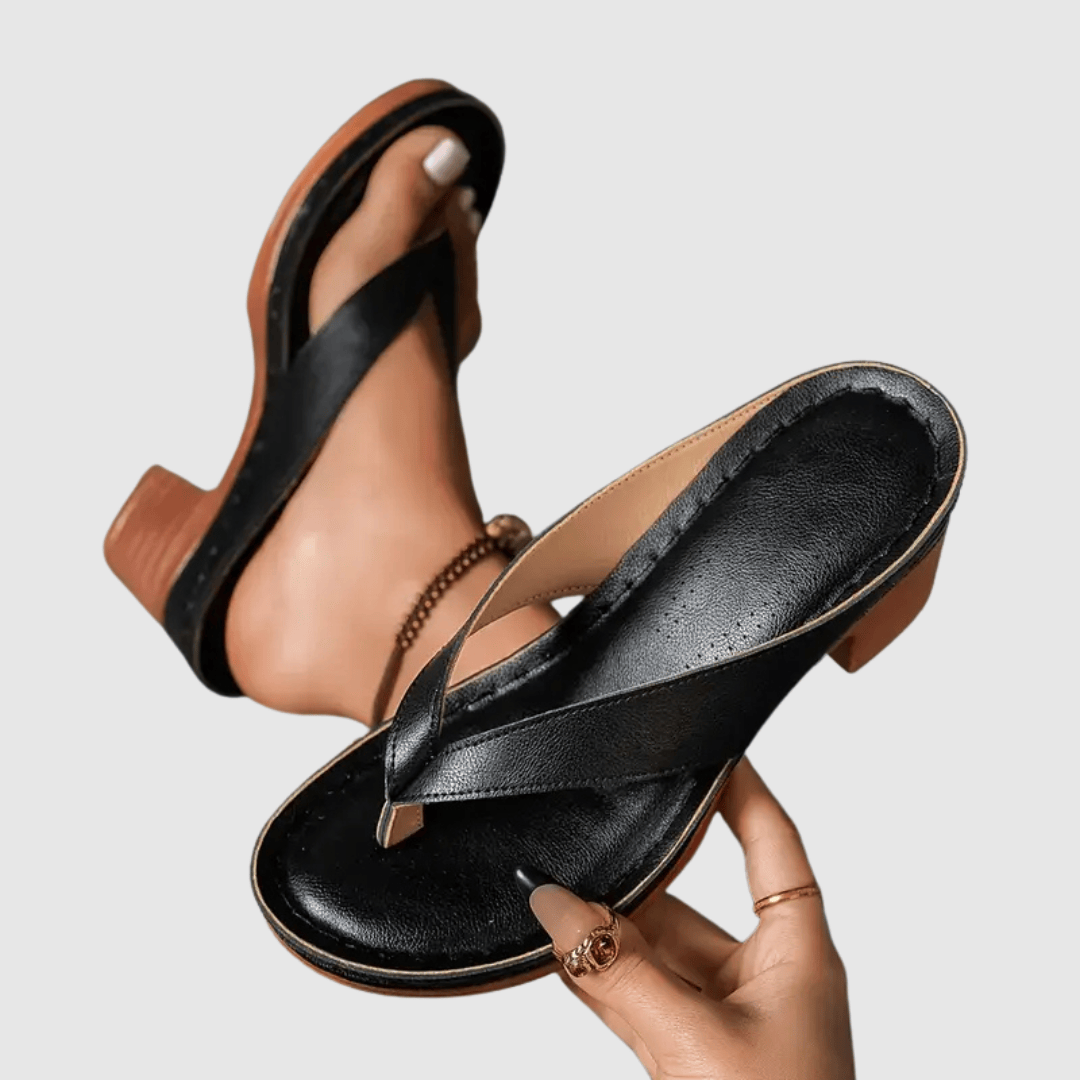 Nina - Kényelmes magassarkú szandál