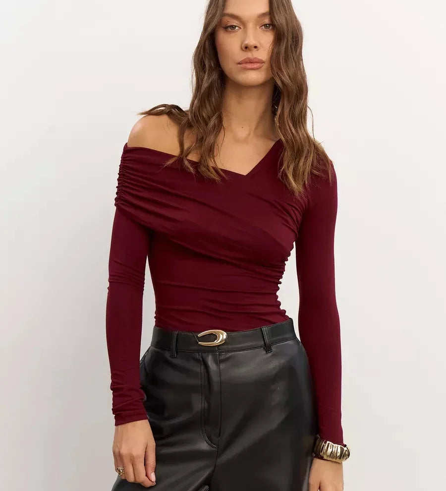 Clara Monroe Top Egy Pánttal