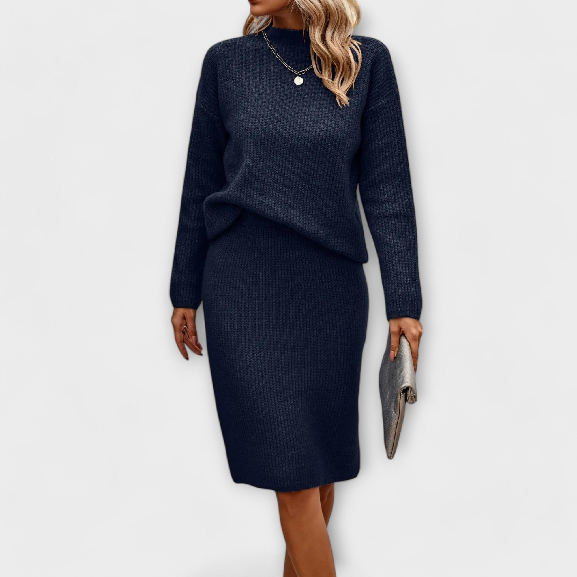 Két részes szett pulóverrel és szoknyával